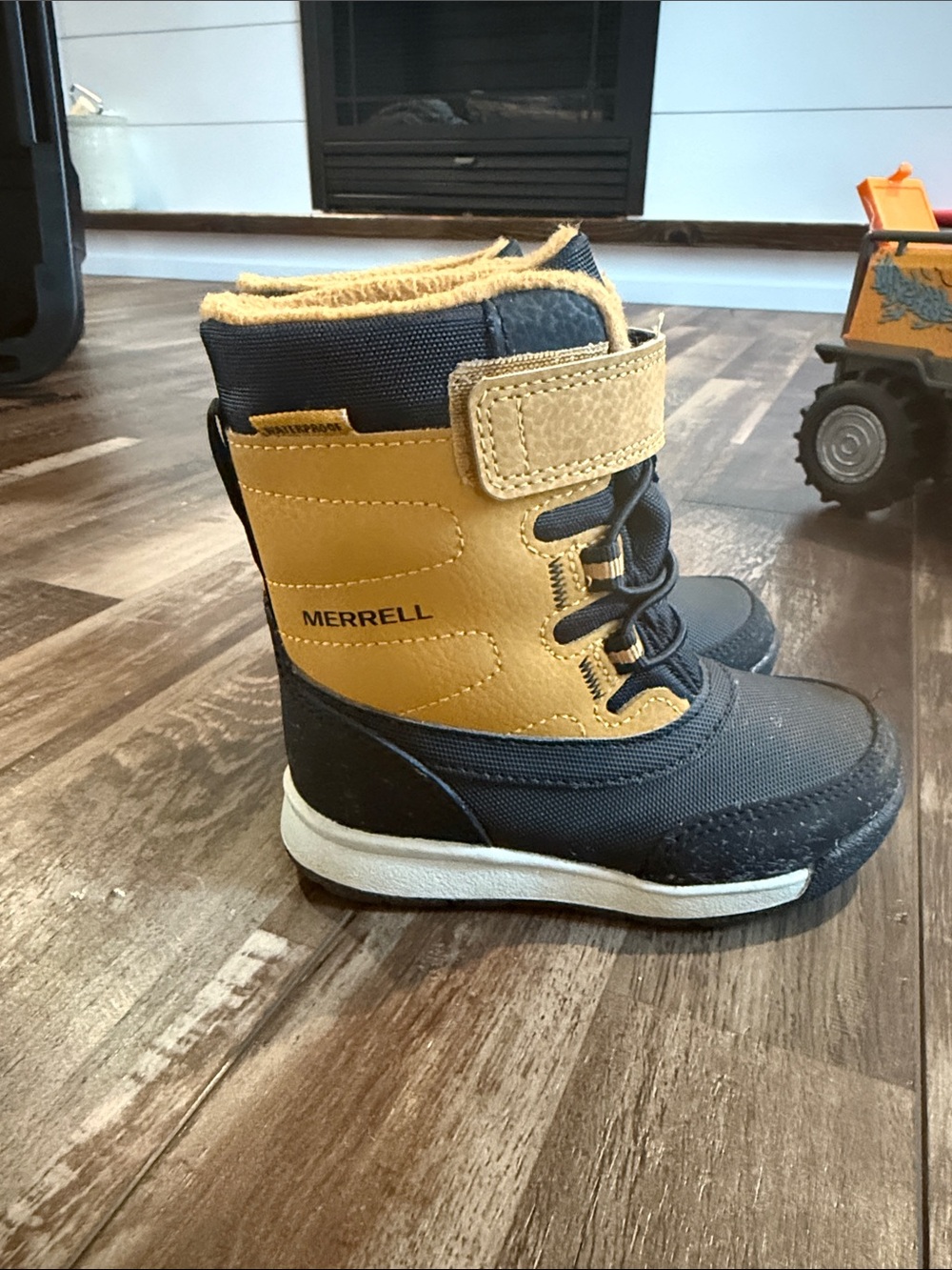 Merrell Kids black  and Yellow Winter Boots with Hook-and-Loop Closure
